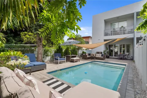 3575 SW 23rd St # 3575, Miami FL 33145
