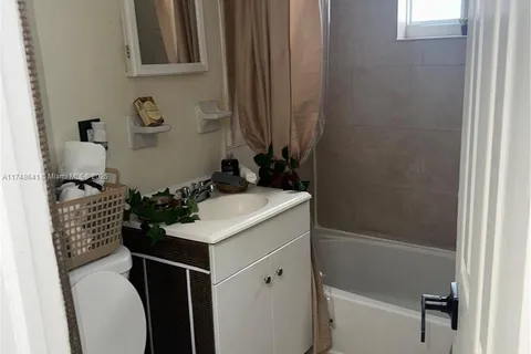 2209 NW 6th St # 2, Fort Lauderdale FL 33311