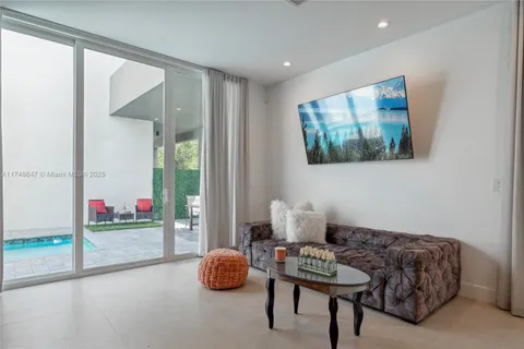 3580 SW 23rd St # 3580, Miami FL 33145