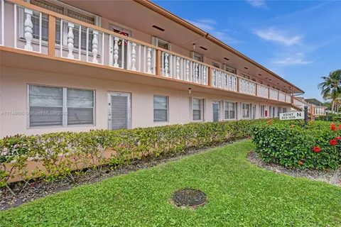 235 Kent  N # 235, West Palm Beach FL 33417