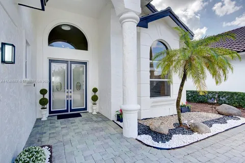 6646 Oakmont Way, West Palm Beach FL 33412