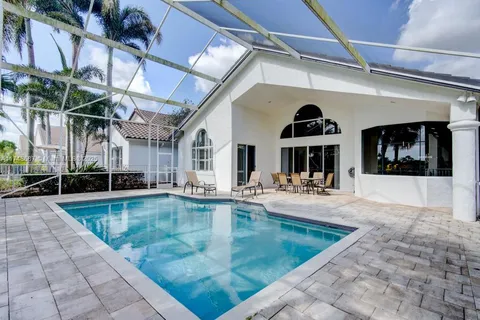 6646 Oakmont Way, West Palm Beach FL 33412
