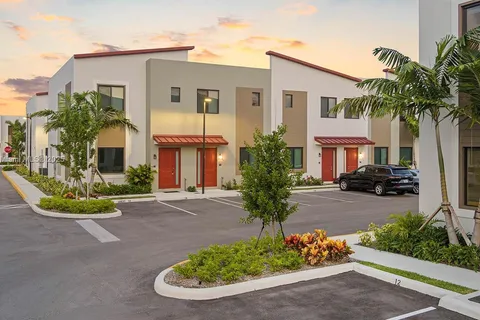 1001 NE 58th St # A, Oakland Park FL 33334