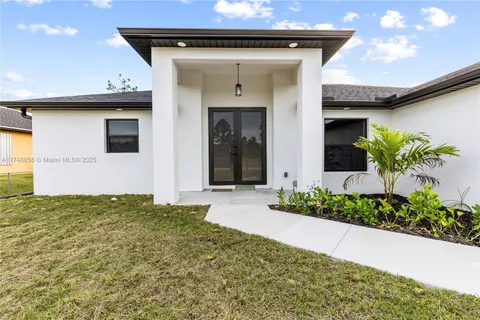 456 Mercedes CT, Lehigh Acres FL 33972