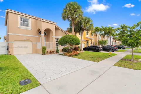 15181 NW 6th Ct, Pembroke Pines FL 33028