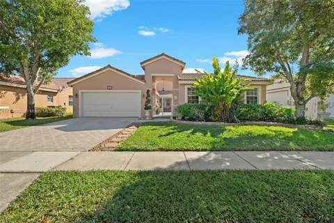 465 SW 198th Ter, Pembroke Pines FL 33029