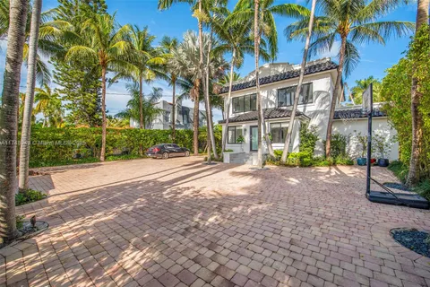 3483 Chase Ave, Miami Beach FL 33140