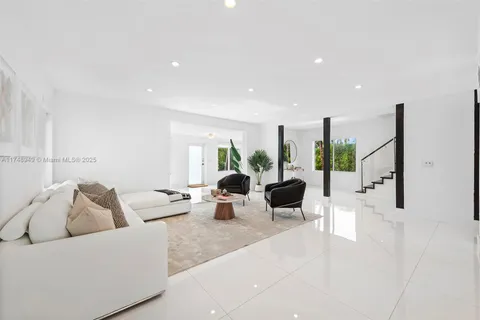 3483 Chase Ave, Miami Beach FL 33140