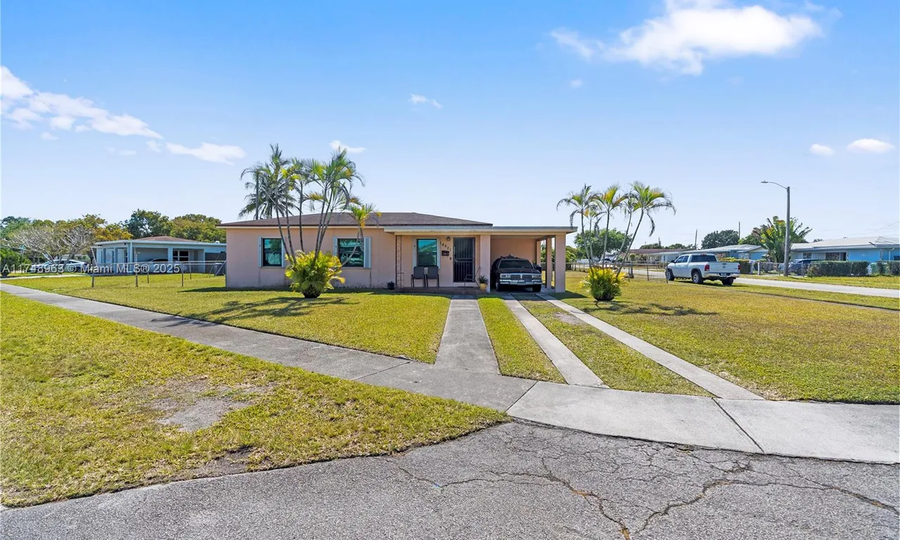 14401 Pierce, Miami FL 33176