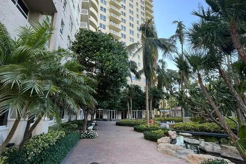 19501 W country club dr # 1708, Aventura FL 33180