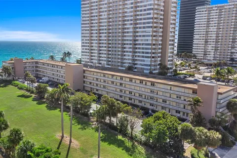 1936 S Ocean Dr # 4C, Hallandale Beach FL 33009