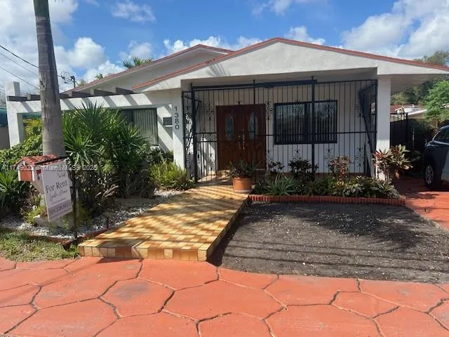 1380 SW 70th Ave, Miami FL 33144