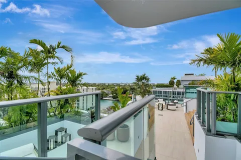 9901 W Bay Harbor Dr # 401, Bay Harbor Islands FL 33154