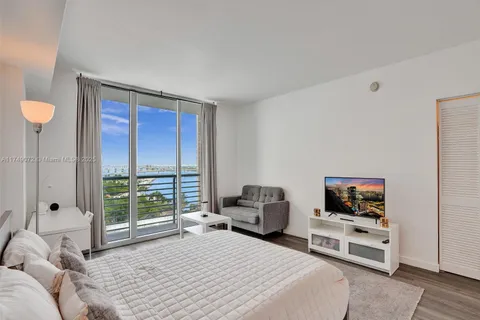 325 S Biscayne Blvd # 1520, Miami FL 33131