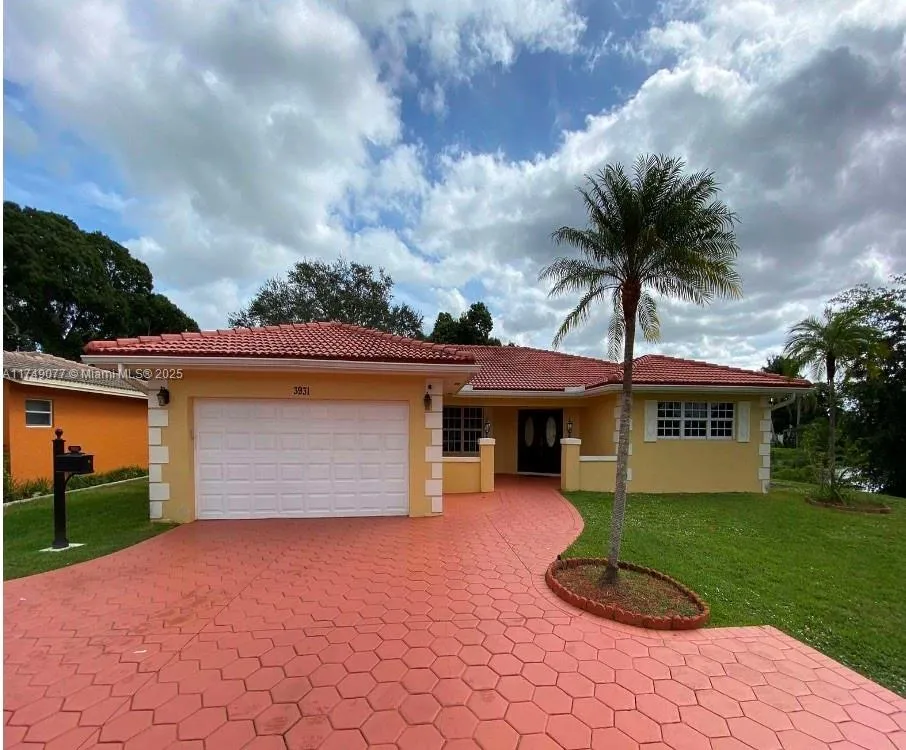 3931 NW 108th Dr, Coral Springs FL 33065