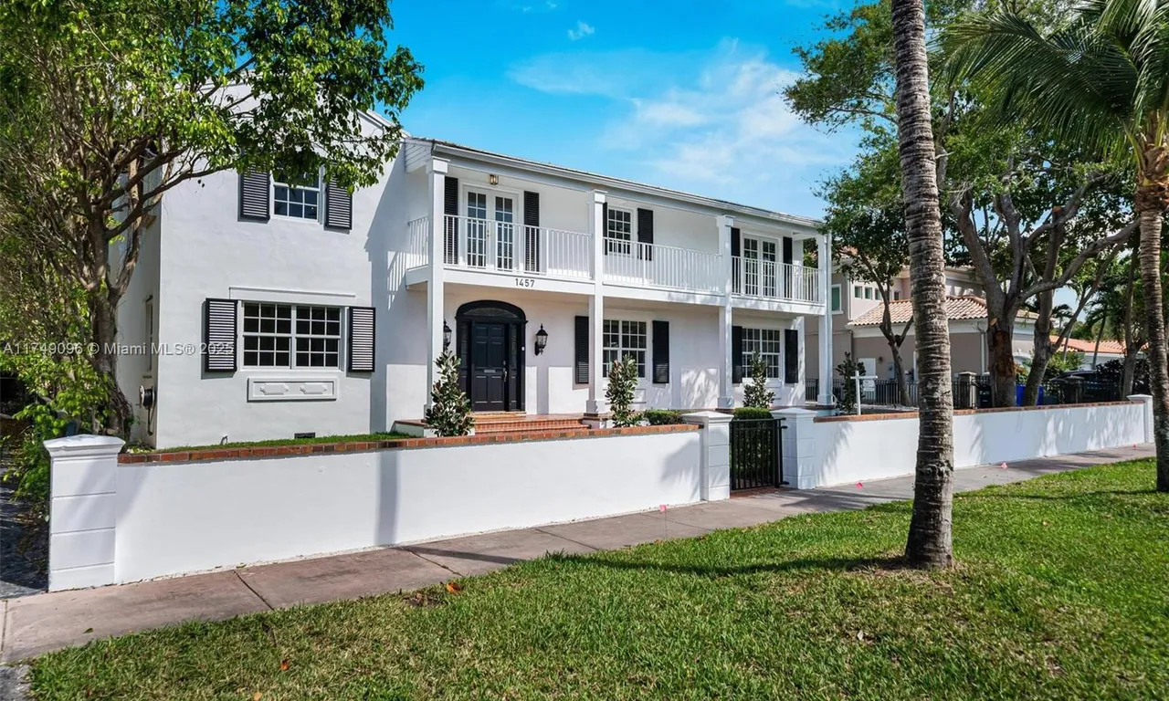 1457 Certosa Ave, Coral Gables FL 33146