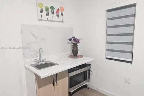 275 NW 13TH PLACE, Homestead FL 33034