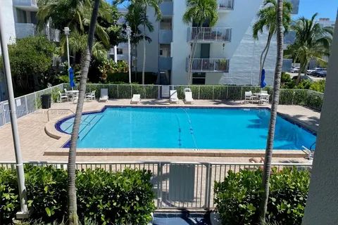 1801 S Treasure Dr # 221, North Bay Village FL 33141