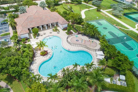 4038 NW 85th Ave, Cooper City FL 33024