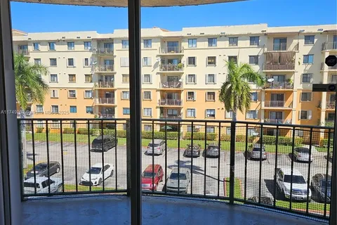 9320 Fontainebleau Blvd # 401, Miami FL 33172