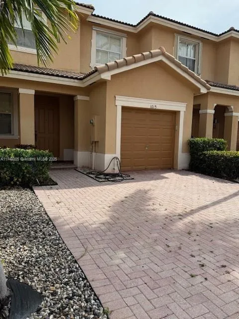 1015 NE 41st Pl, Homestead FL 33033