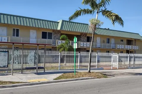 505 NW 177th St # 223, Miami Gardens FL 33169