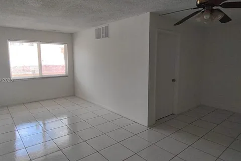 505 NW 177th St # 223, Miami Gardens FL 33169