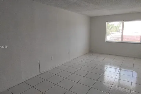 505 NW 177th St # 223, Miami Gardens FL 33169
