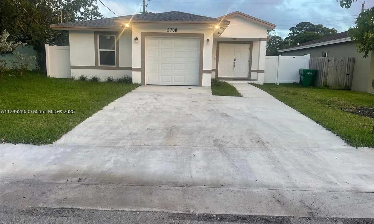 2708 NW 9th Ct, Fort Lauderdale FL 33311