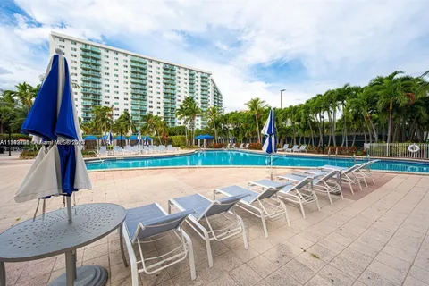 19370 Collins Ave # 517, Sunny Isles Beach FL 33160