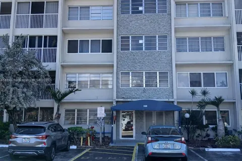 330 SE 2nd St # 202F, Hallandale Beach FL 33009