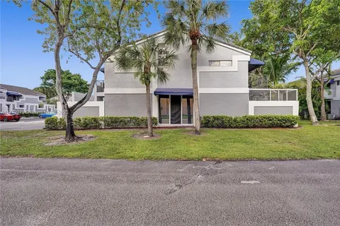 2326 SW 82nd Ter, North Lauderdale FL 33068