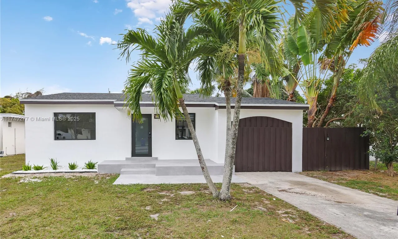 2824 Wiley St, Hollywood FL 33020