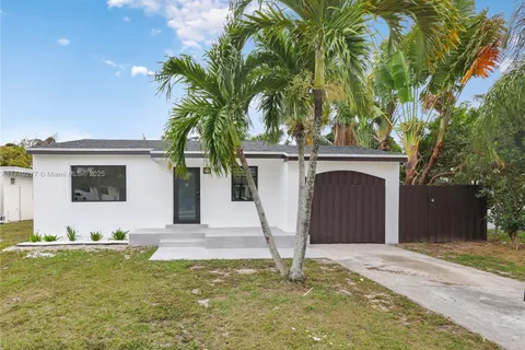 2824 Wiley St, Hollywood FL 33020