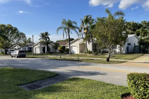 16841 Royal Poinciana Dr, Weston FL 33326