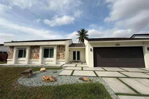 12871 SW 119th St, Miami FL 33186