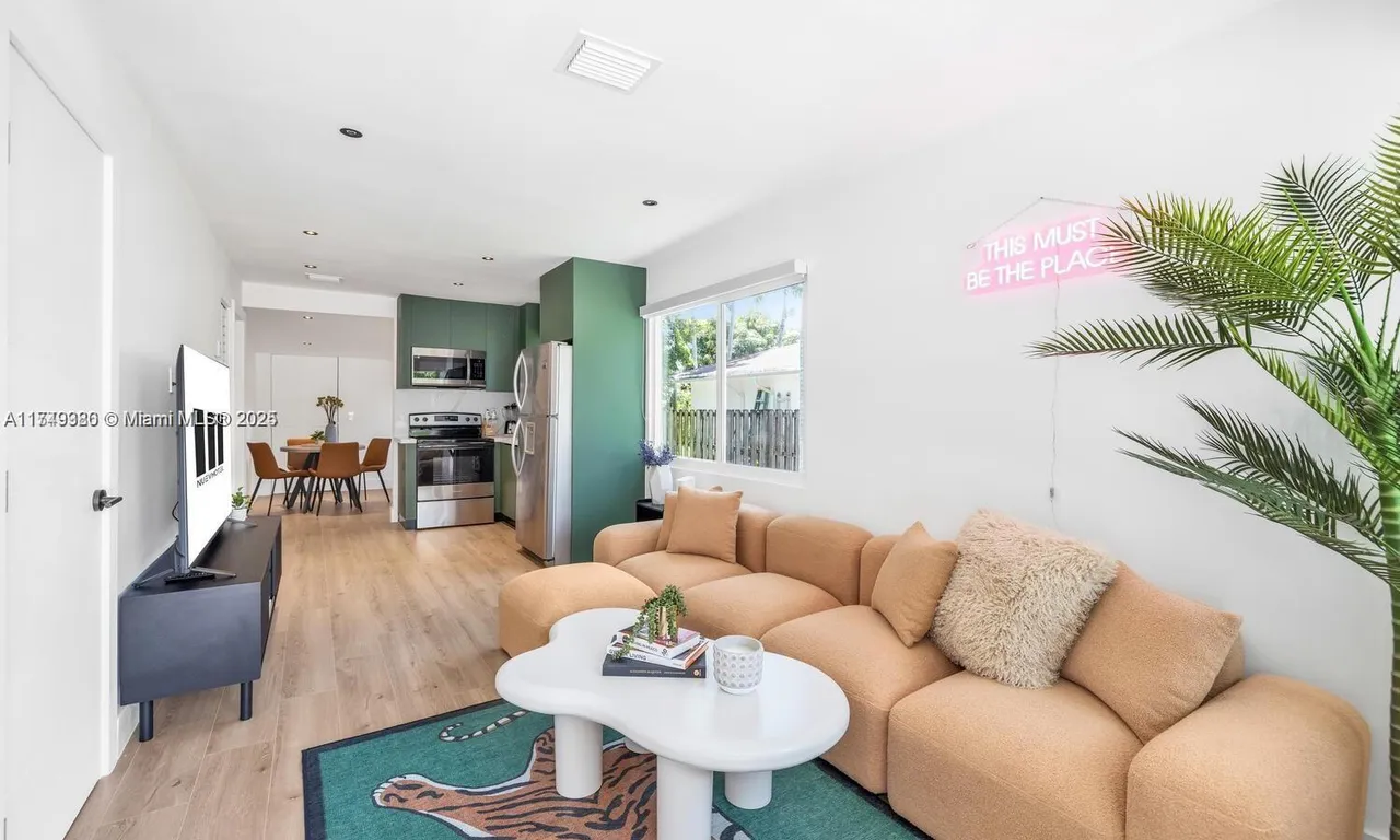 105 SW 4th ave # 0, Hallandale Beach FL 33009