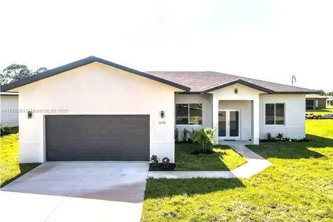 1123 DARLING ST, Lehigh Acres FL 33974