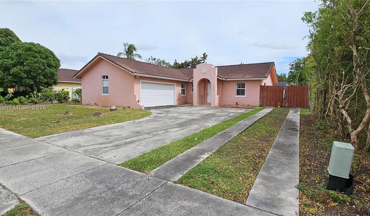 17303 SW 149th Pl, Miami FL 33187