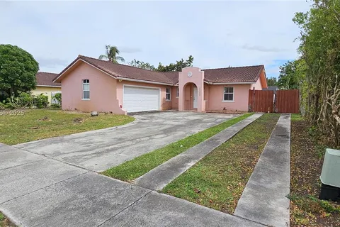 17303 SW 149th Pl, Miami FL 33187