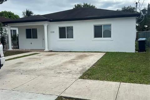 12320 SW 216th St, Miami FL 33170