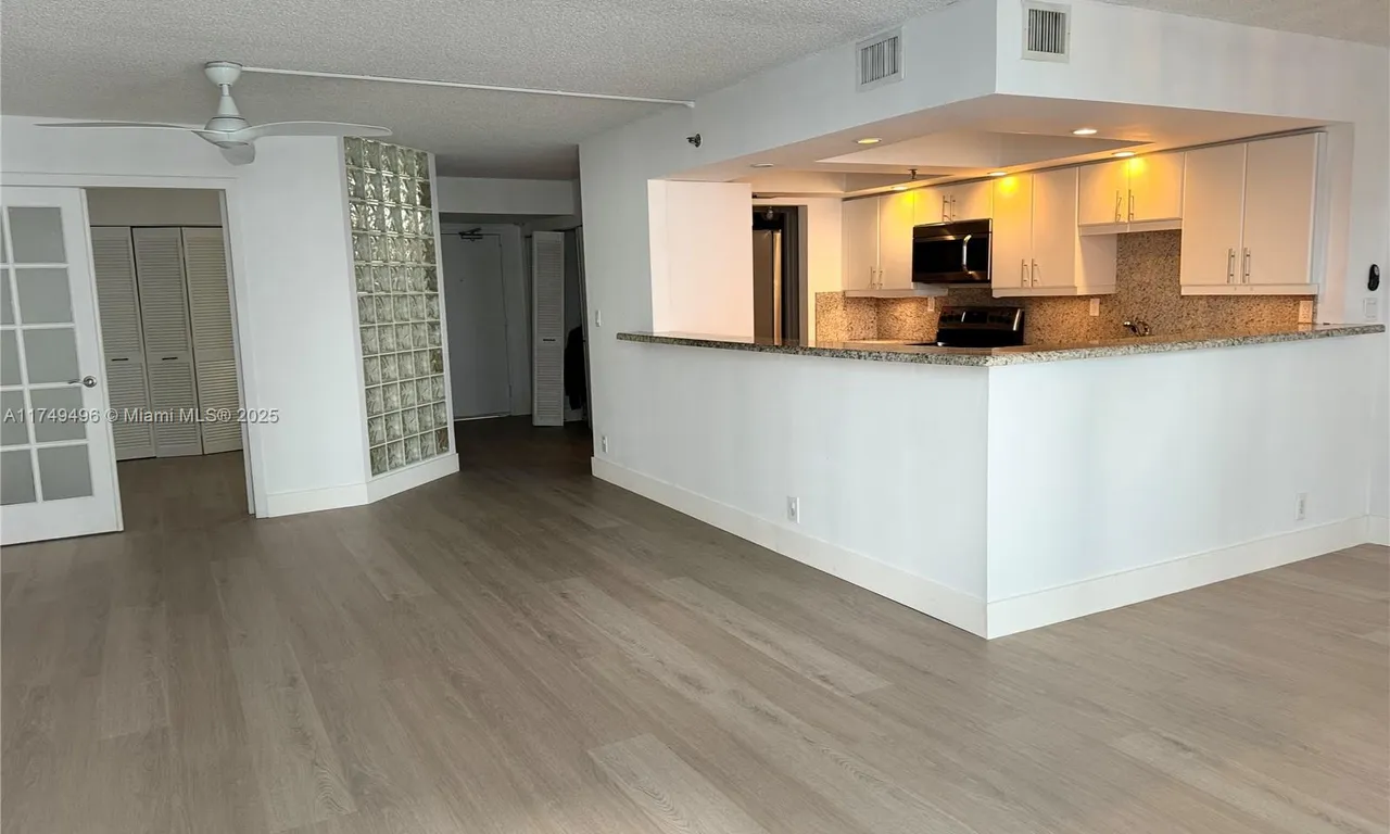 2401 Collins Ave # 606, Miami Beach FL 33140