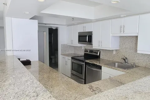 2401 Collins Ave # 606, Miami Beach FL 33140