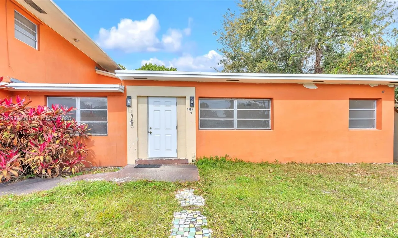 1365 NW 55th Ter # B, Miami FL 33142