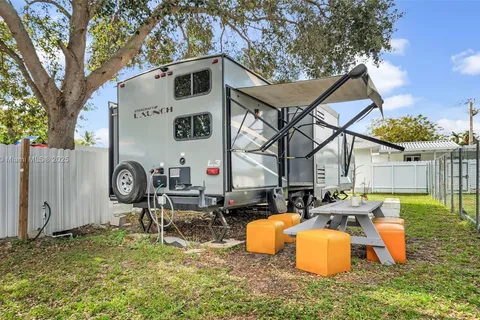 55 SW 63rd Ave REAR, Miami FL 33144