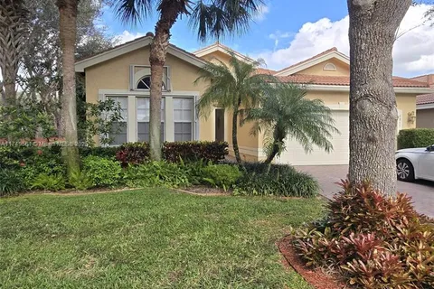 6855 Shamrock Trl, Boynton Beach FL 33437