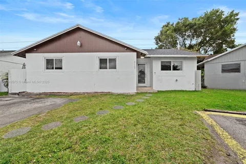 27723 SW 132nd Ct, Homestead FL 33032