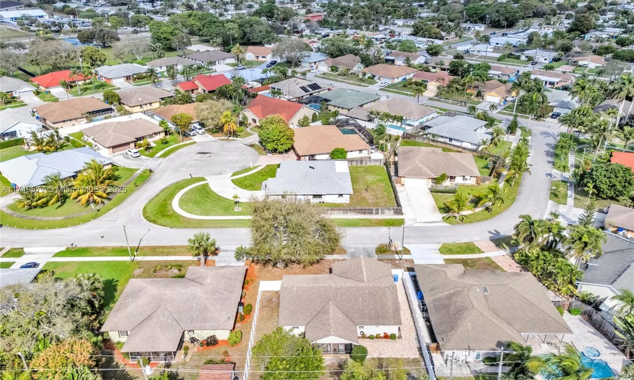 981 Wynndale Way, Lantana FL 33462