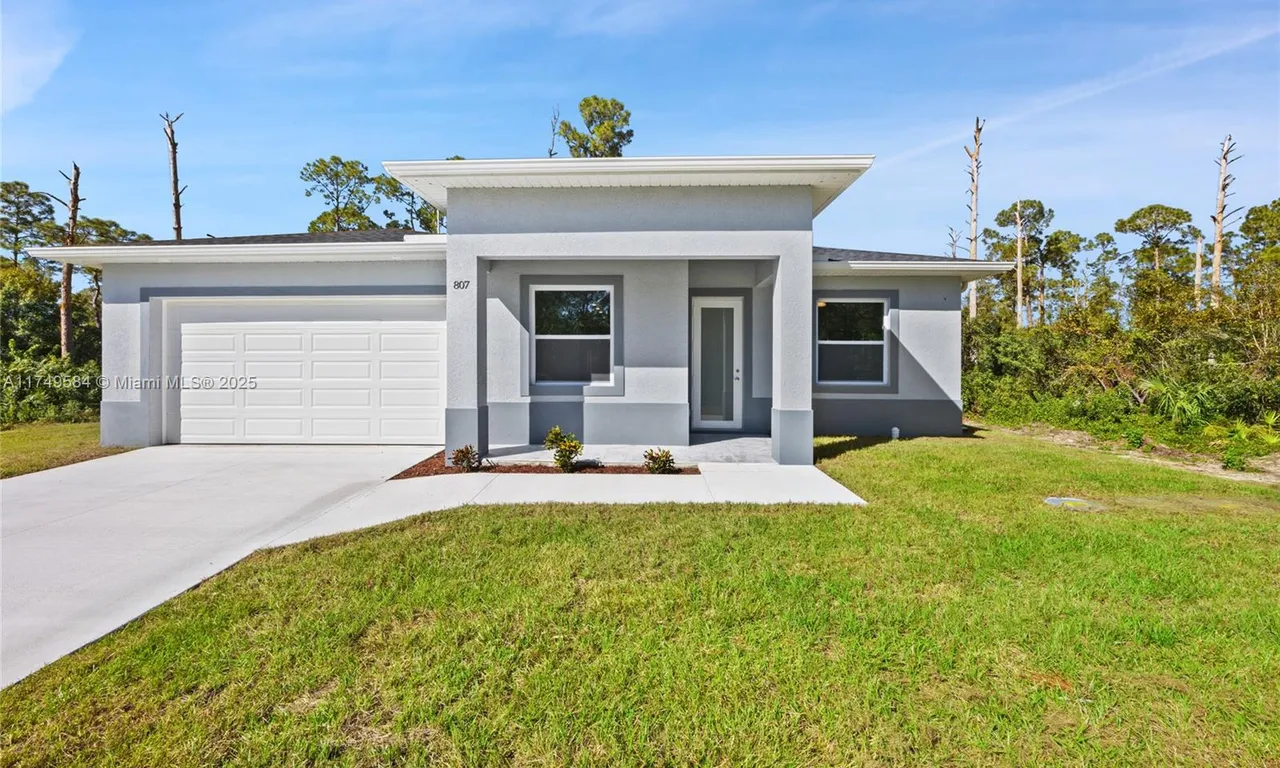 807 IRVING AVE, Lehigh Acres FL 33972