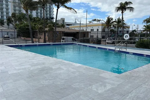 321 Wilson St # 6D, Hollywood FL 33019